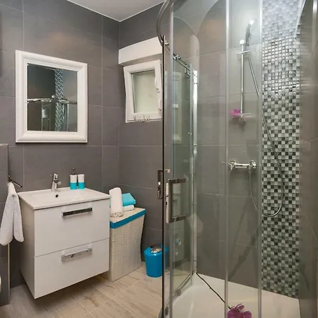 Апартаменты Apartman Uvalic A3 - Dalmatia Трогир