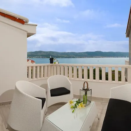 Apartman Uvalic A3 - Dalmatia * Трогир