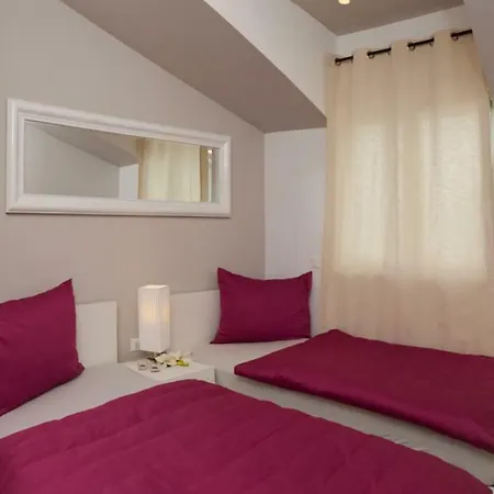 Apartman Uvalic A3 - Dalmatia * Трогир