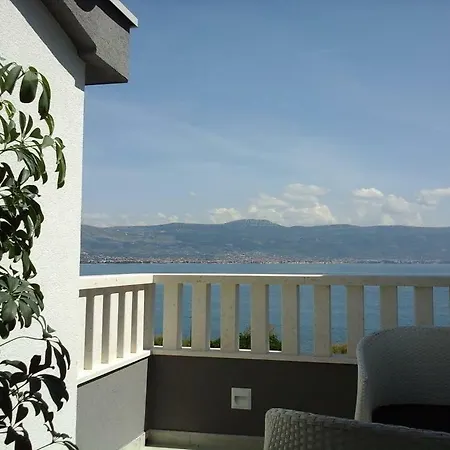 Апартаменты Apartman Uvalic A3 - Dalmatia Трогир