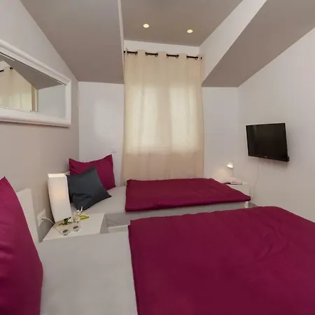 Appartement Apartman Uvalic A3 - Dalmatia Trogir